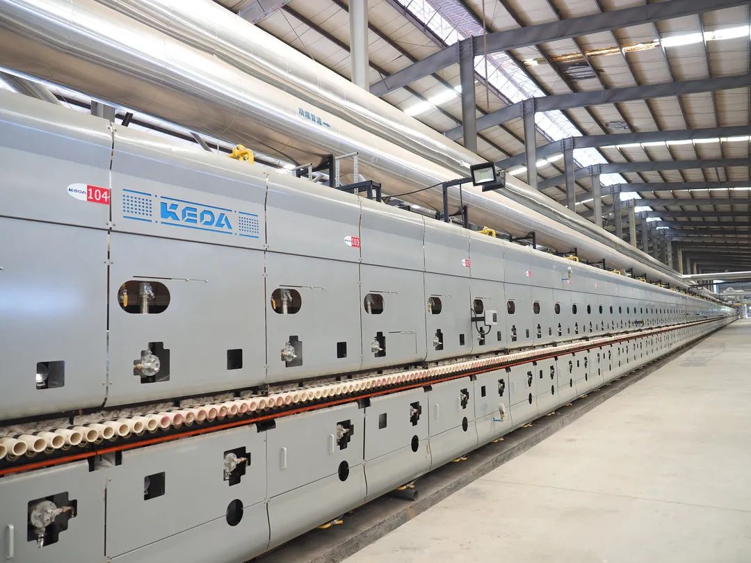 進(jìn)無止境 | 廣東協(xié)進(jìn)日產(chǎn)3萬㎡、3片900×1800進(jìn)磚大規(guī)格巖板線成功投產(chǎn)