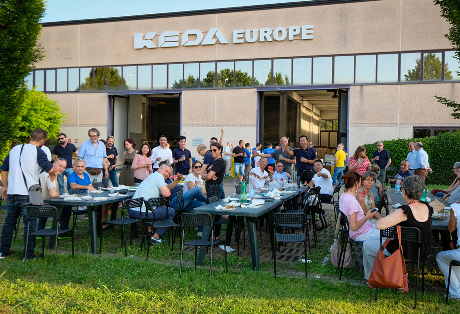 全球化｜唯高公司舉行年度聚餐團(tuán)建，總經(jīng)理楊學(xué)先出席